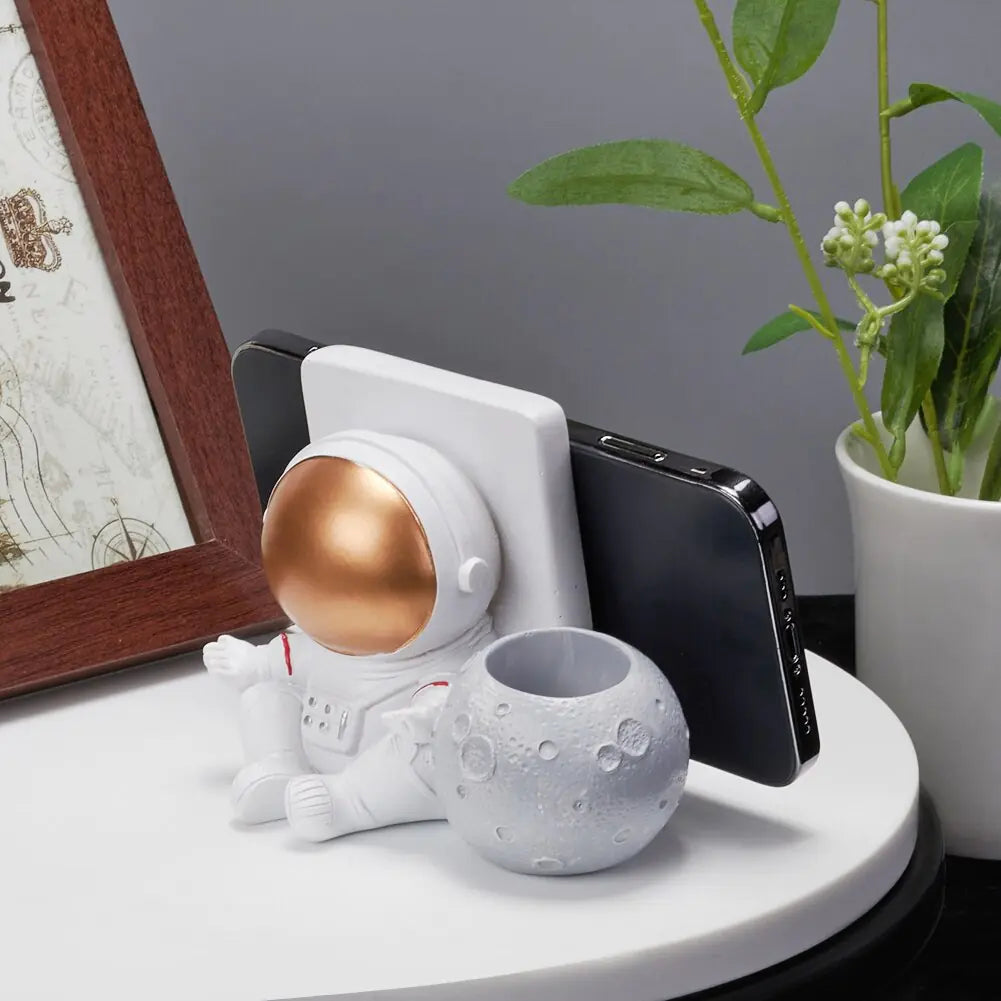 Astronaut Phone Holder - Tech Scape Hub